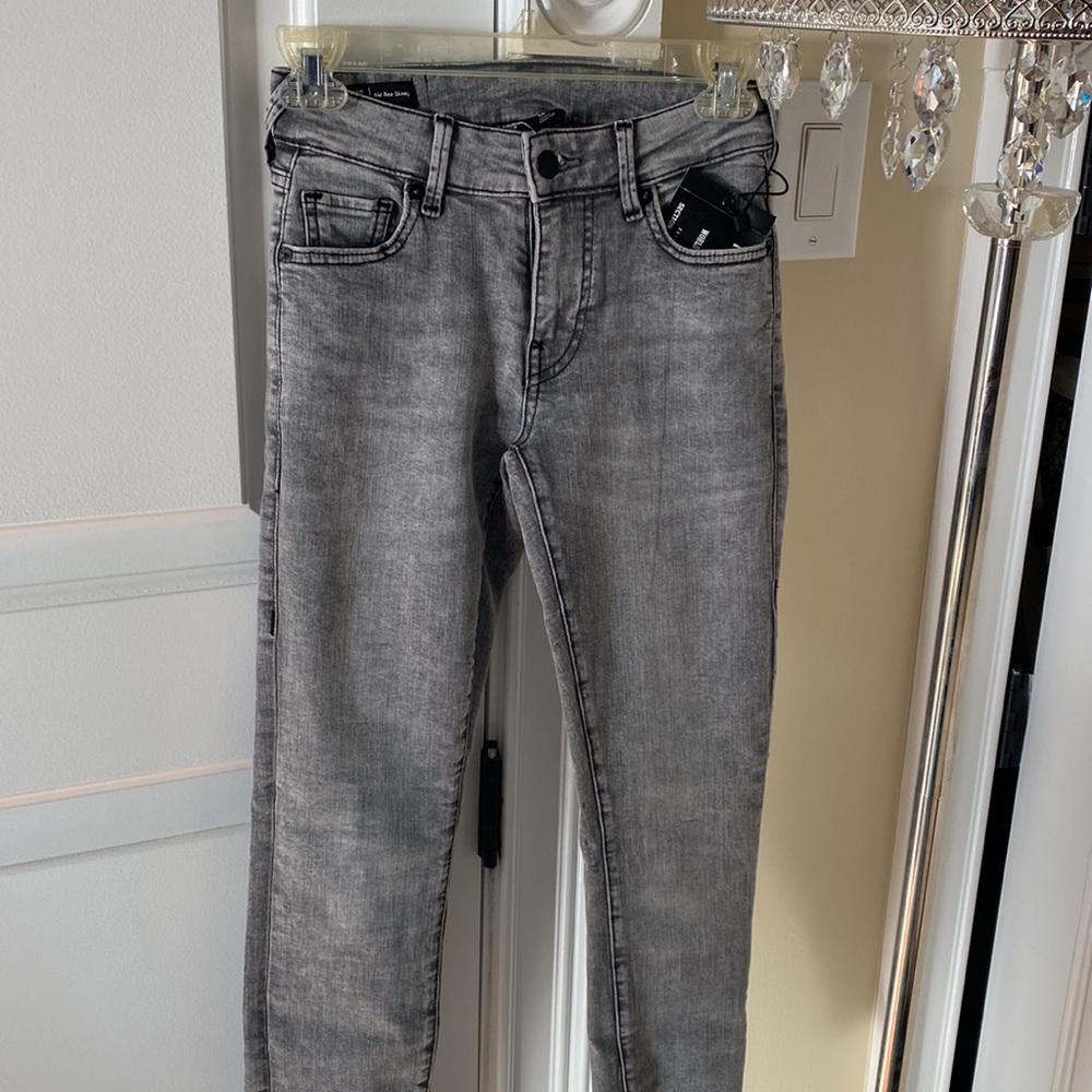 New Washed gray True Religion ‘Jennie Curvy’ skinny jeans SZ 25